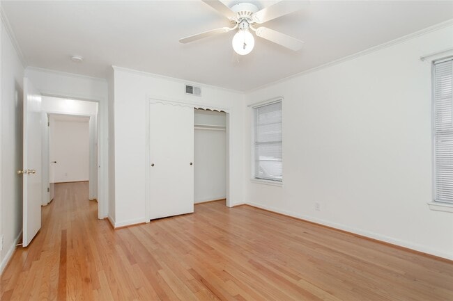 Building Photo - 6523 E Mockingbird Ln