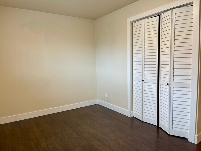Building Photo - Juniper Street Duplex