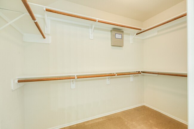 Building Photo - 999 Brady Ln