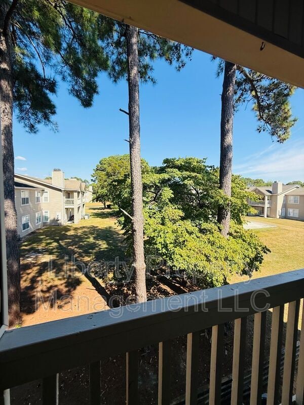 Building Photo - 664 Bartons Landing Pl