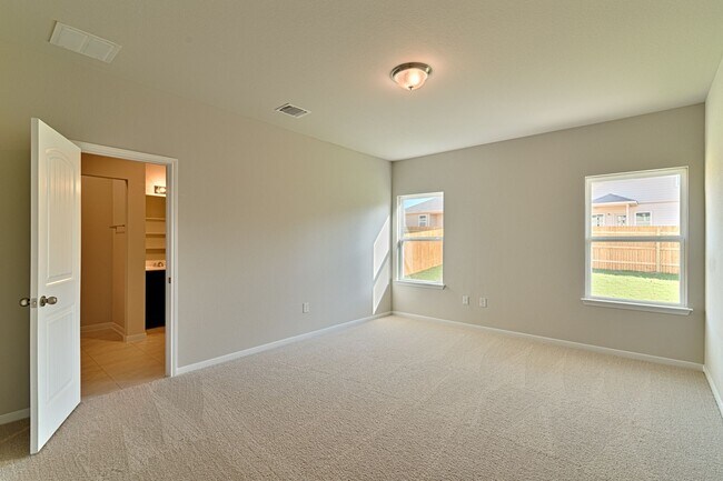 Building Photo - 6601 Loretta White Ln