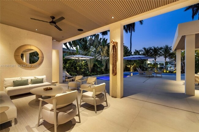 Building Photo - 707 NE 77th St