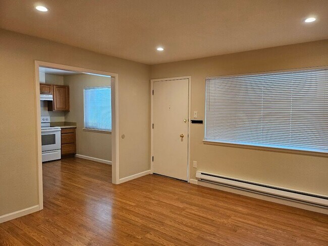 Building Photo - 1412 El Camino Real