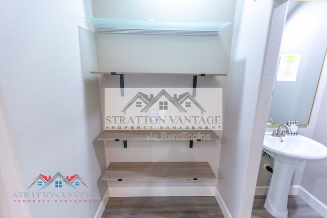 Building Photo - 1406 W Main St