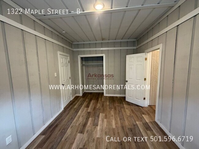Building Photo - 1322 Maple St
