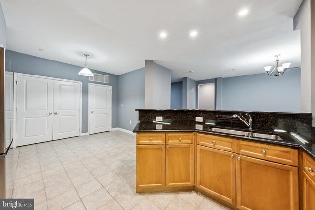 Building Photo - 440 Belmont Bay Dr