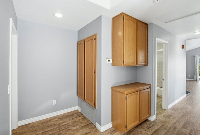 Building Photo - Beautifully Maintained 2 Bed / 2 Bath Home in Gated West Village Community