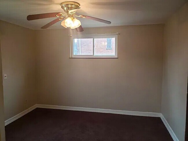 Building Photo - 7598 Boleyn Dr