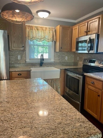 Building Photo - 112 Polk St