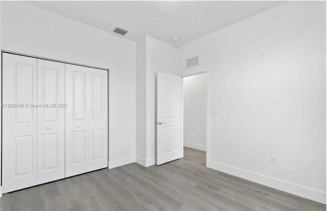 Building Photo - 5656 Cerva Ln