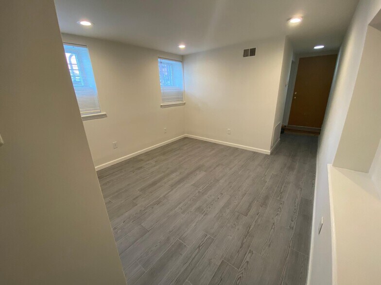 Building Photo - 3901 Baring St