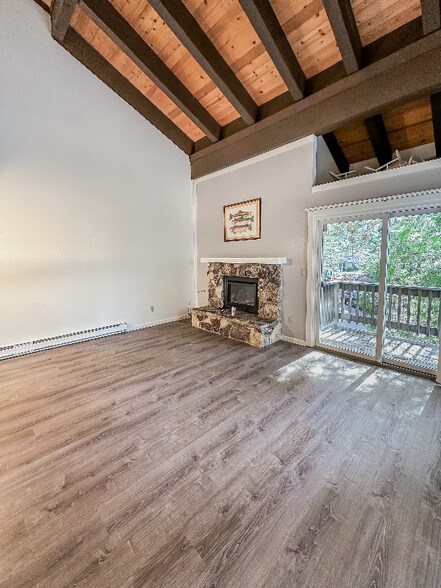 Building Photo - 807 Alder Ave