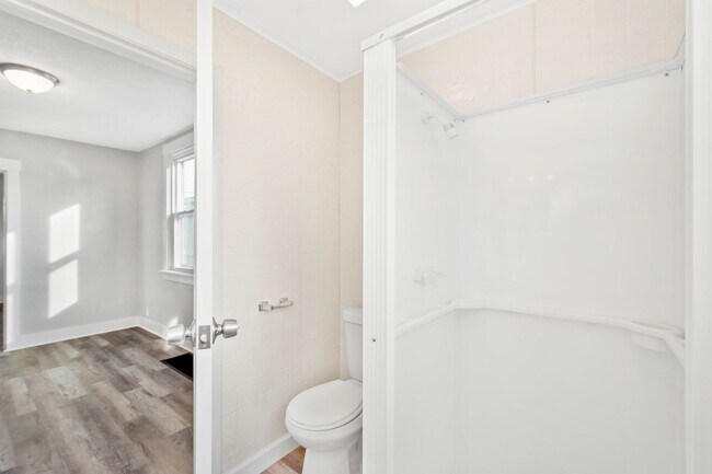 Building Photo - Stunning 3 bedroom home in Ambridge available August 1!