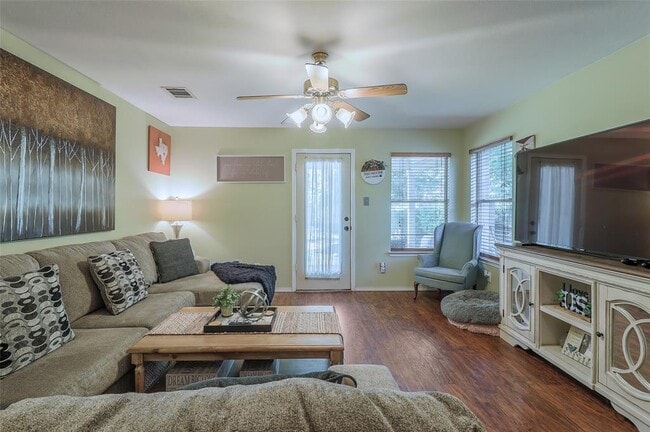 Building Photo - 1705 Friars Tale Ln