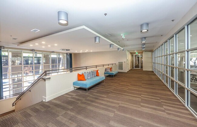 Building Photo - 711 Cosmopolitan Dr NE