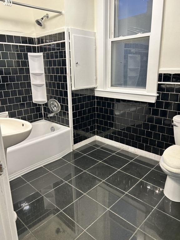 Building Photo - 49 R Siren St