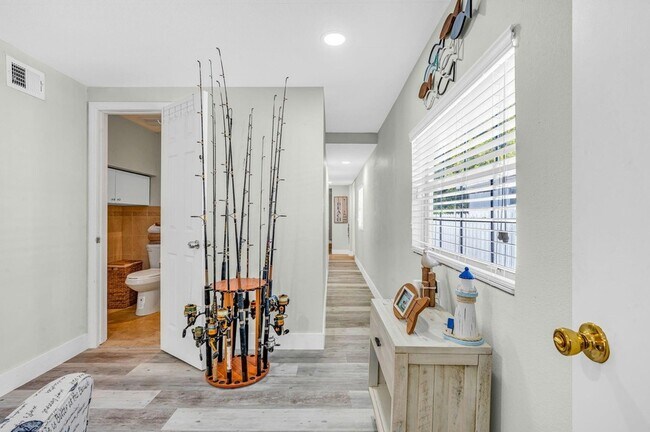 Building Photo - 136 Sable Palm Ln