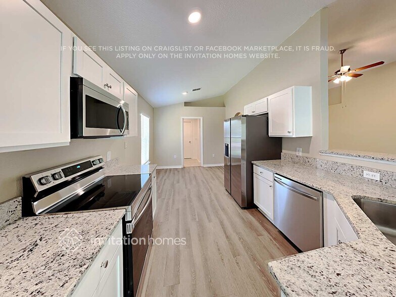 Building Photo - 510 Snail Kite Ave