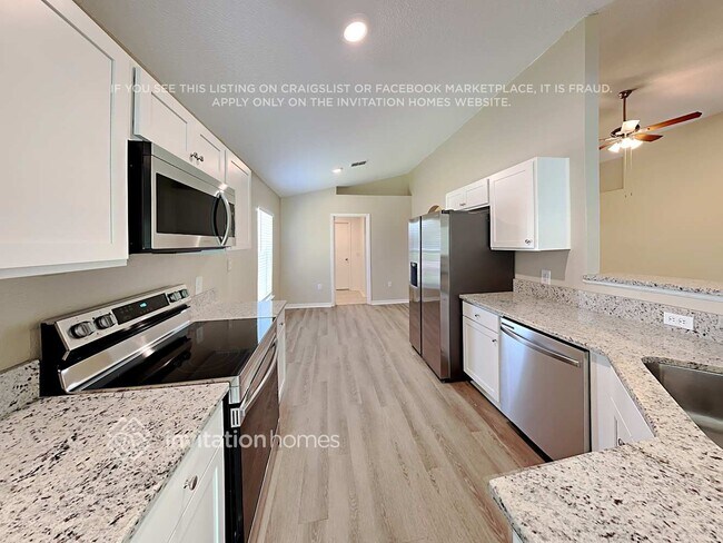 Building Photo - 510 Snail Kite Ave