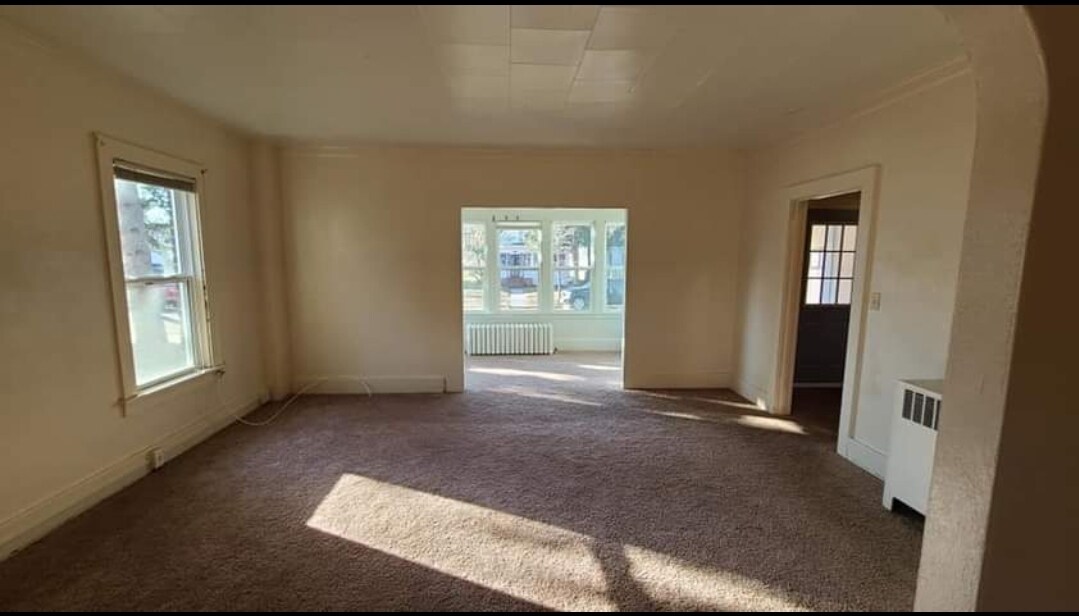 Building Photo - 819 11th St N