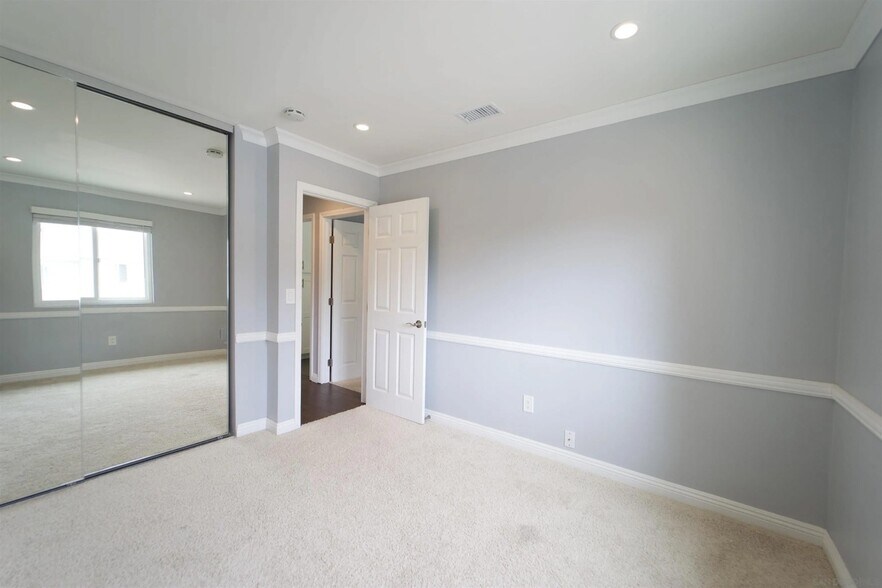 Building Photo - 7915 Camino Kiosco