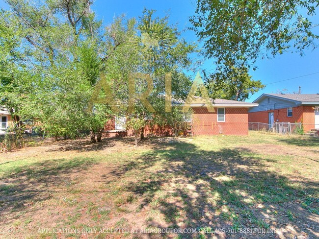 Building Photo - Move-in Ready! Charming 3 bed/1 bath Home ...