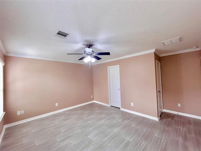 Building Photo - 803 Sweet Flower Dr