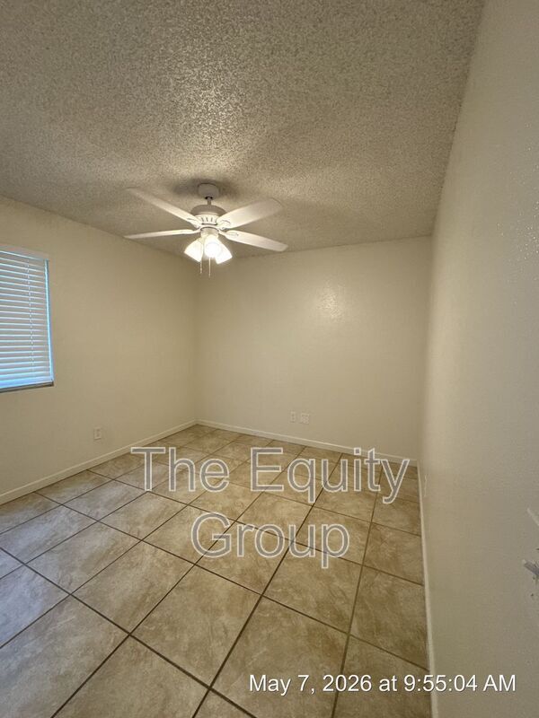 Building Photo - 806 Monarch Cir