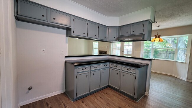 Building Photo - 12303 Meadow Berry Dr