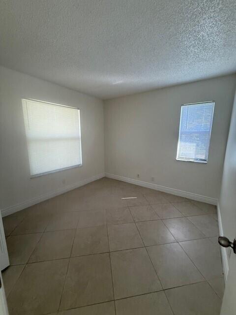 Building Photo - 21911 Lake Forest Cir