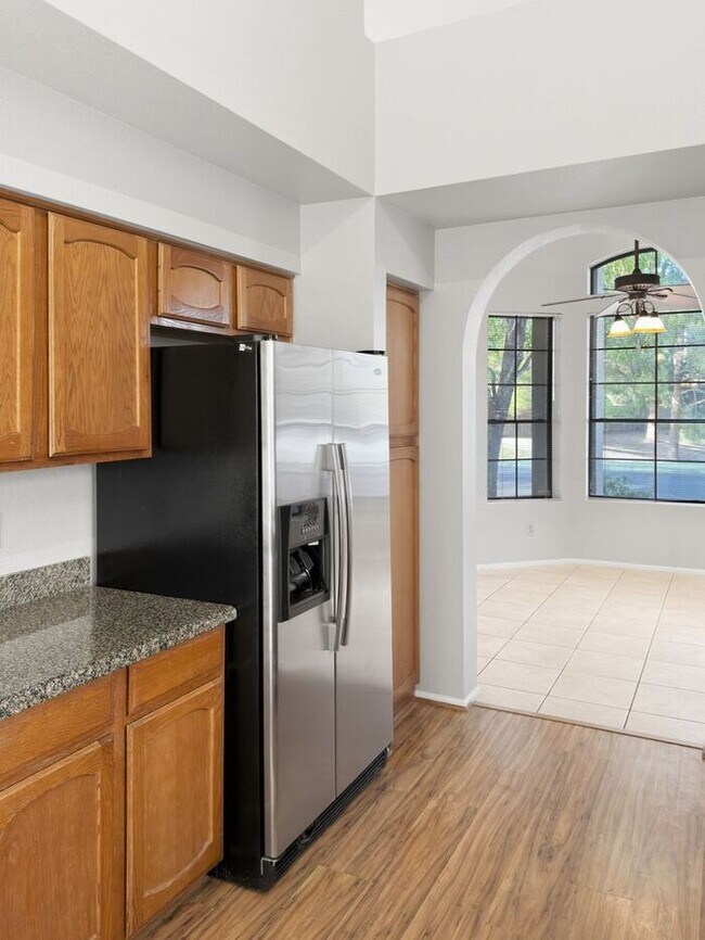 Building Photo - Location! Location! Beautiful 4 Bedroom/ 3 Bath Home! Ray/Kyrene