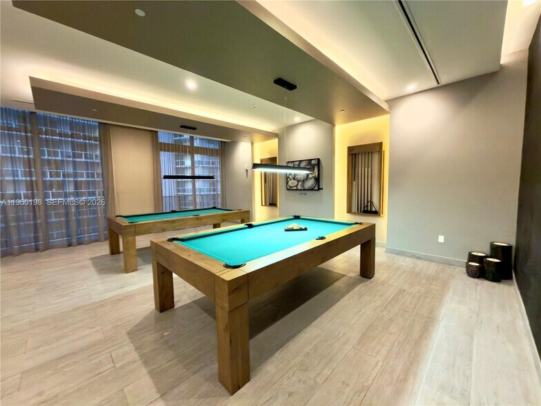 Building Photo - 488 NE 18th St