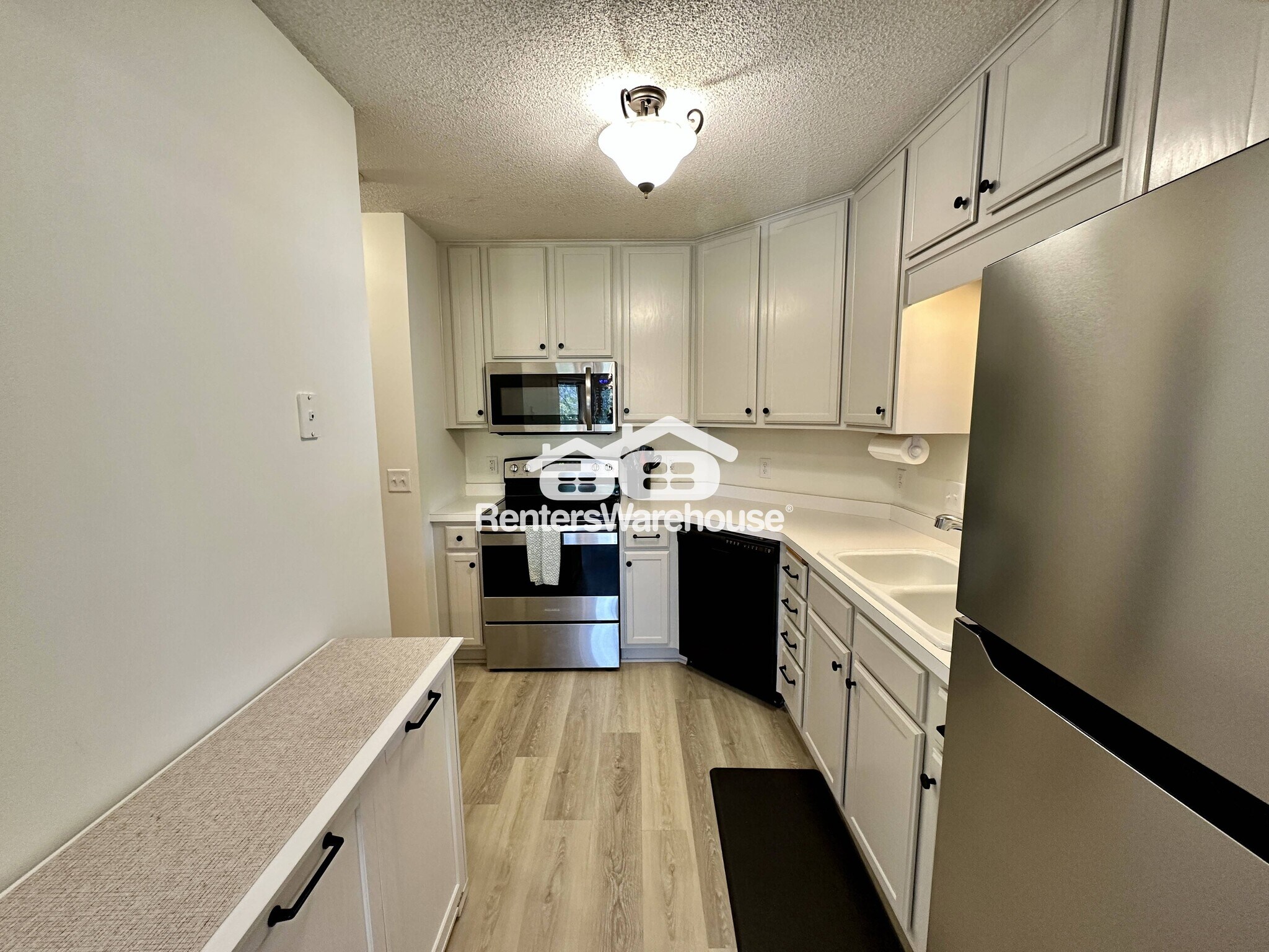 Building Photo - 14288 Estates Ave