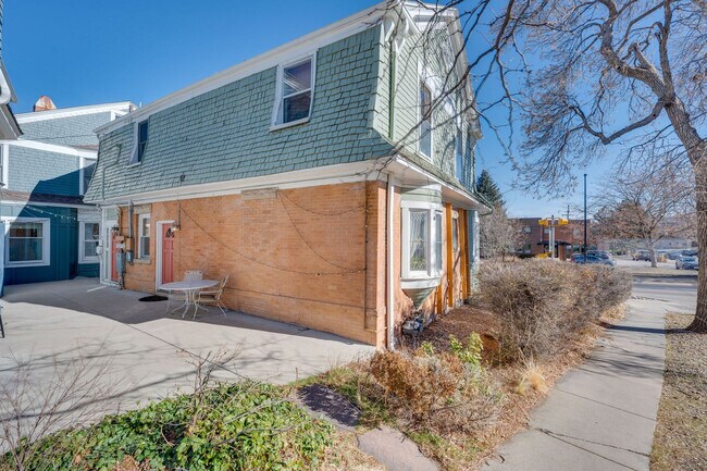 Building Photo - 2503 Broadway-SI ID1546185P