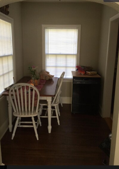 Building Photo - 98 Springdale St