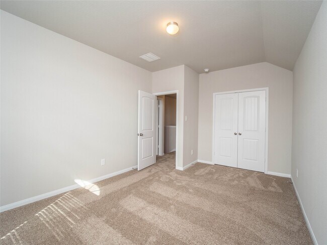 Building Photo - 3542 Vivaldi Dr