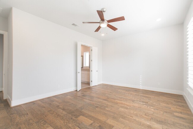 Building Photo - 16 Clearview Terrace Pl