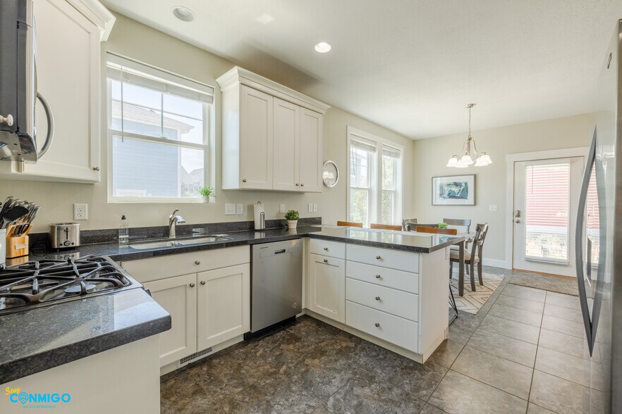Building Photo - 5032 W Bear Trap Dr