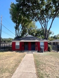 Building Photo - 520 N Montreal Ave