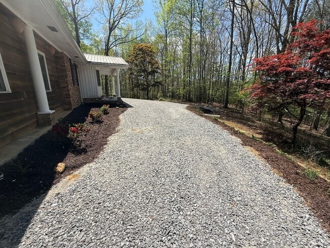 Building Photo - Lance Road Duplex