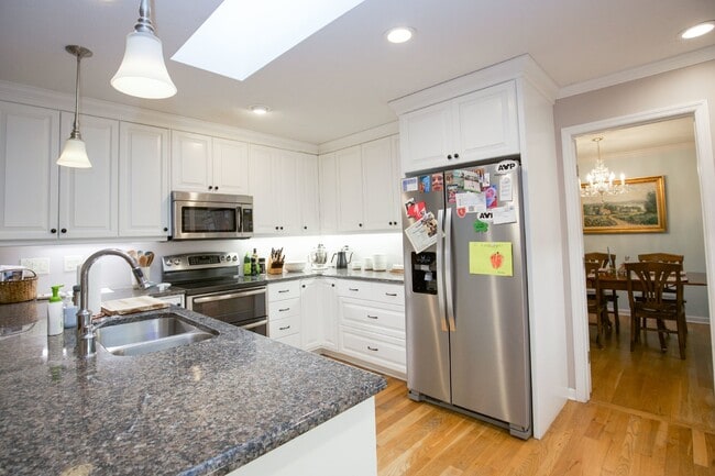 Building Photo - Spacious 3 Bedroom Home in Fayetteville, N...