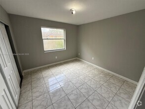Building Photo - 2721 NW 23rd Ct
