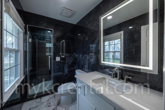 Building Photo - 12012 Ensley Ln