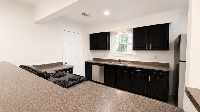 Building Photo - 1823 Pewter Ct