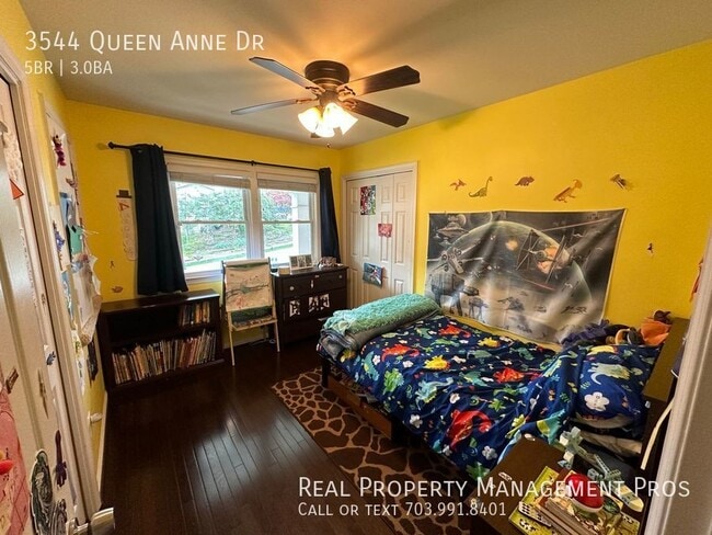 Building Photo - 3544 Queen Anne Dr