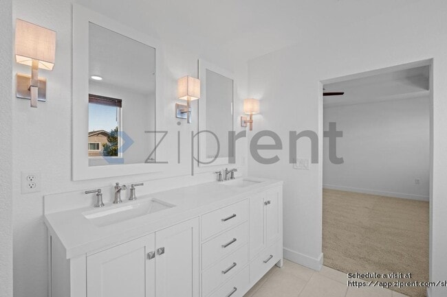 Building Photo - 15961 Mavericks Ln