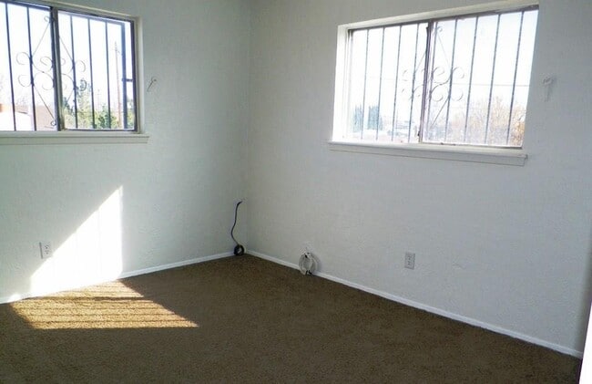Building Photo - 9932 Agena Ln