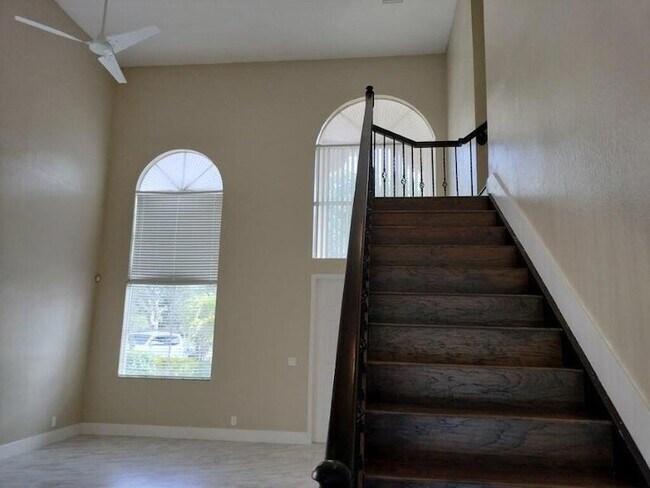 Building Photo - 5671 Sunberry Cir