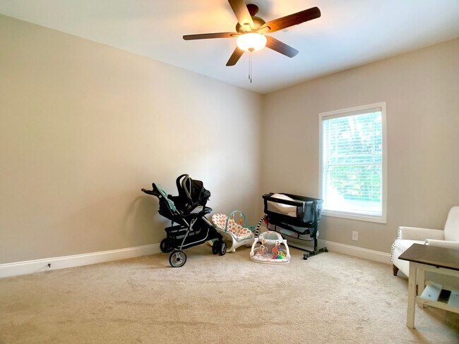 Building Photo - 2925 McManus Cir