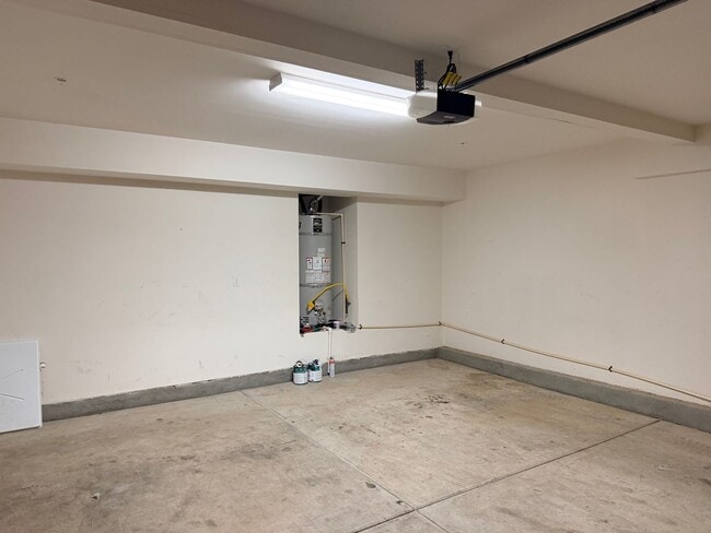 Building Photo - Estrella home for rent!